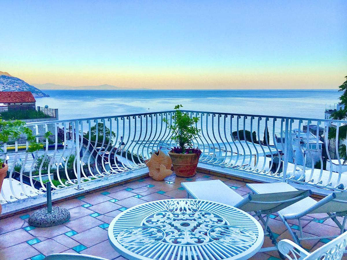Hotel Villa Delle Palme In โปซิตาโน ภายนอก รูปภาพ