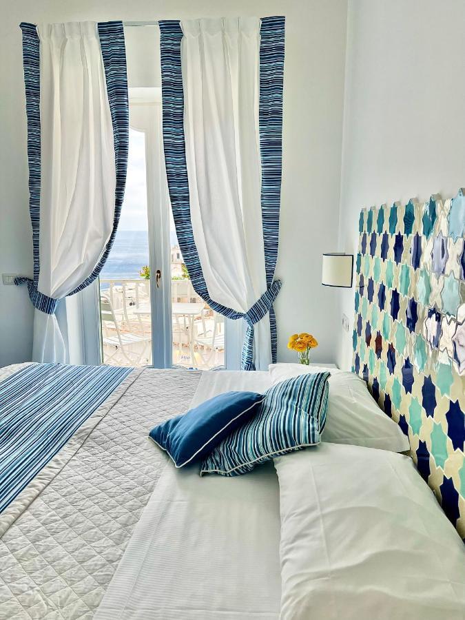 Hotel Villa Delle Palme In โปซิตาโน ภายนอก รูปภาพ