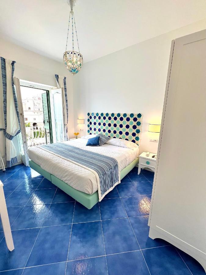 Hotel Villa Delle Palme In โปซิตาโน ภายนอก รูปภาพ