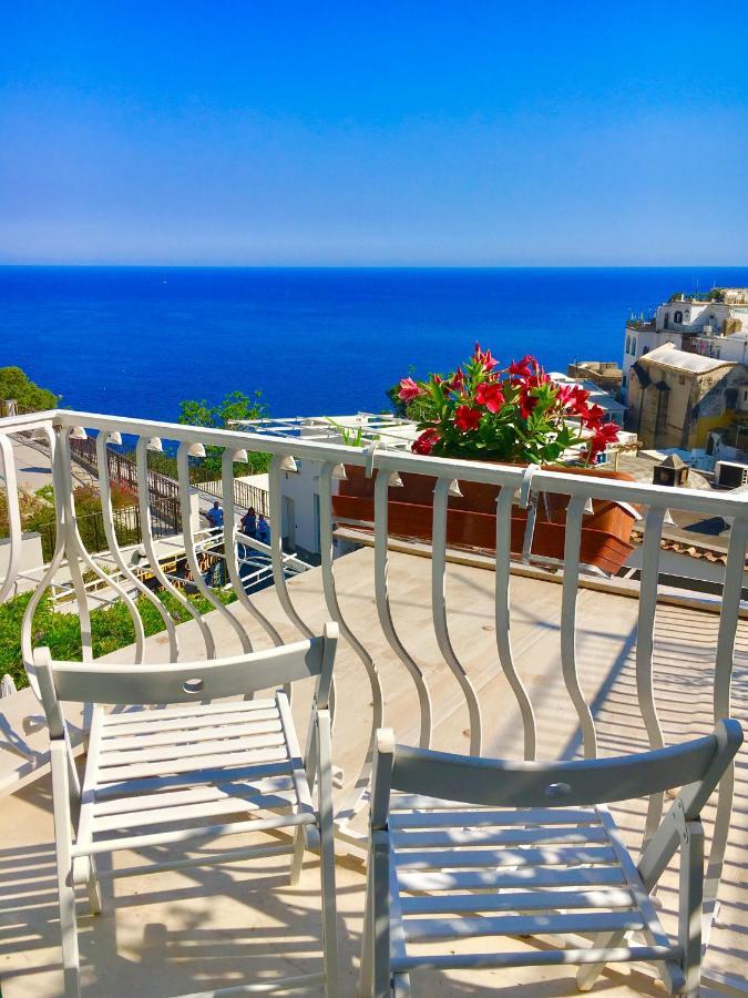 Hotel Villa Delle Palme In โปซิตาโน ภายนอก รูปภาพ