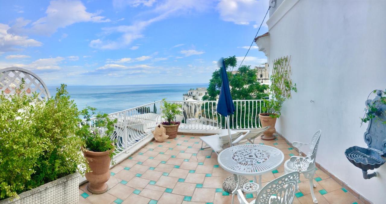 Hotel Villa Delle Palme In โปซิตาโน ภายนอก รูปภาพ