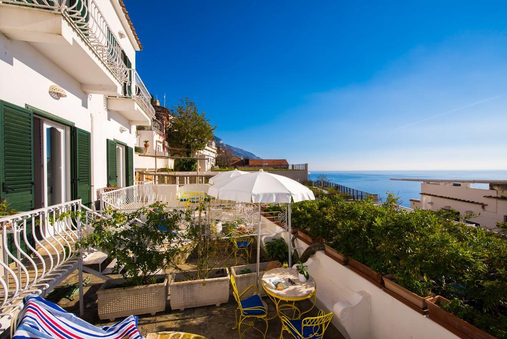 Hotel Villa Delle Palme In โปซิตาโน ภายนอก รูปภาพ